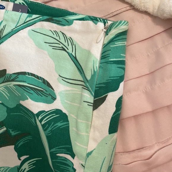 Green Palm Banana Leaf Shorts Old Navy 2 - Picture 6 of 6